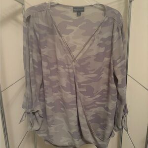 BOLD elements Women's Camouflage Wrap Blouse with open slit sleeves